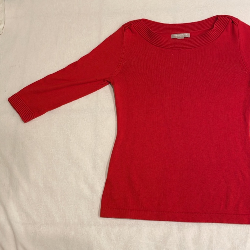 Red sweater - Picture 2 of 4